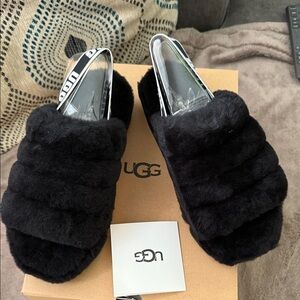 UGG woman's  fluff yeah slides black. Sz 7